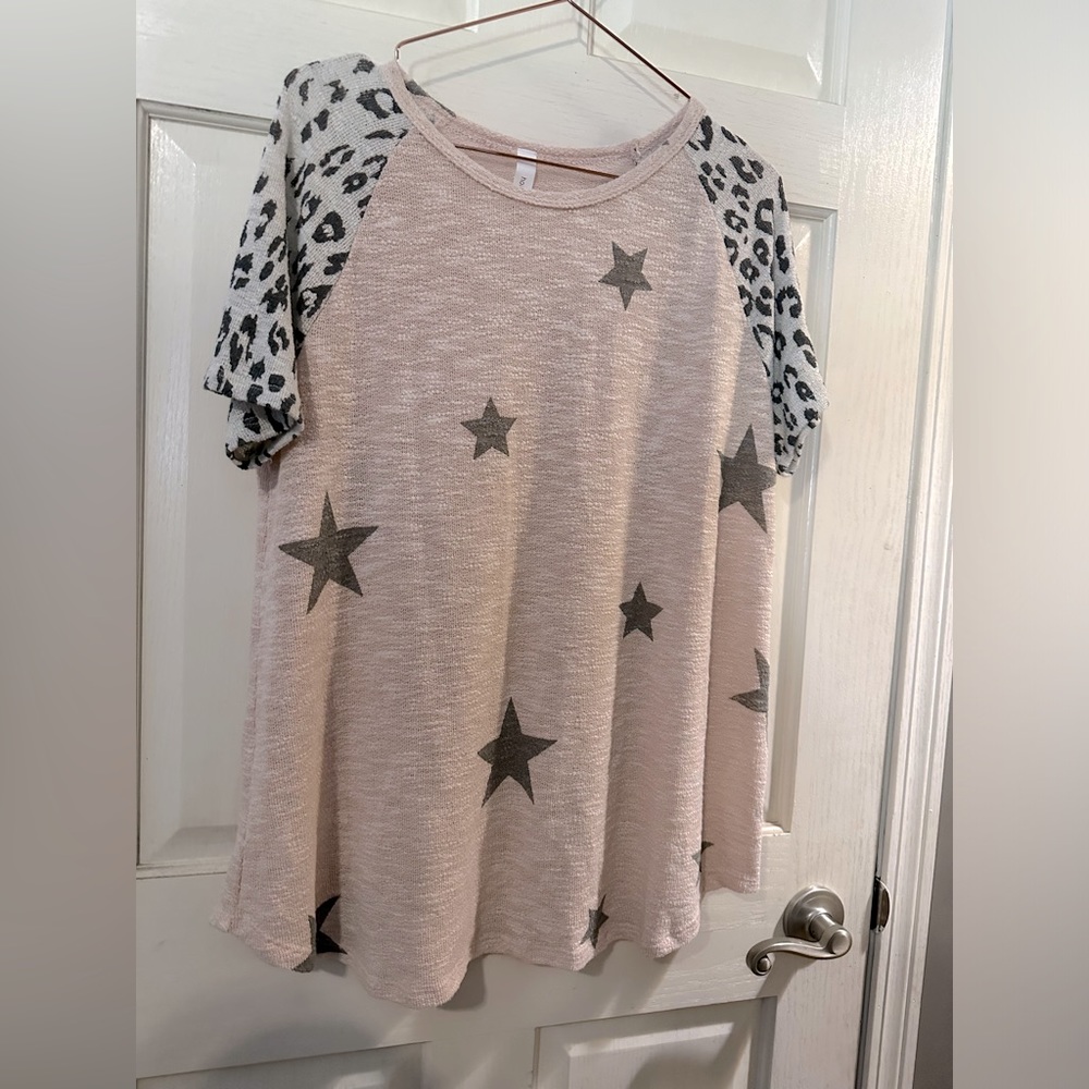 Leopard/star print top